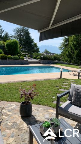 Magnifique villa 5 pièces - jardin avec piscine et vue montagnes