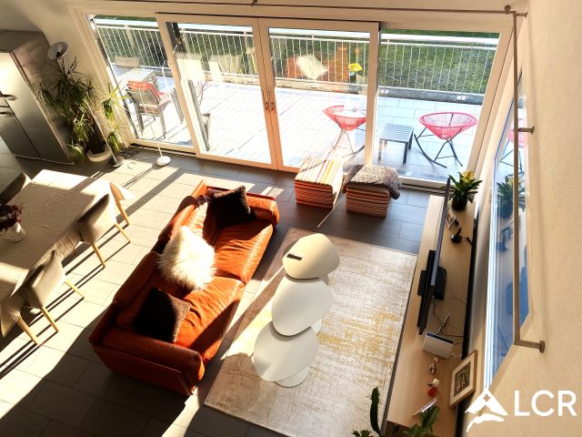 Superbe Duplex de 4.5P / 3CHB / 2SDB / 1 grande terrasse