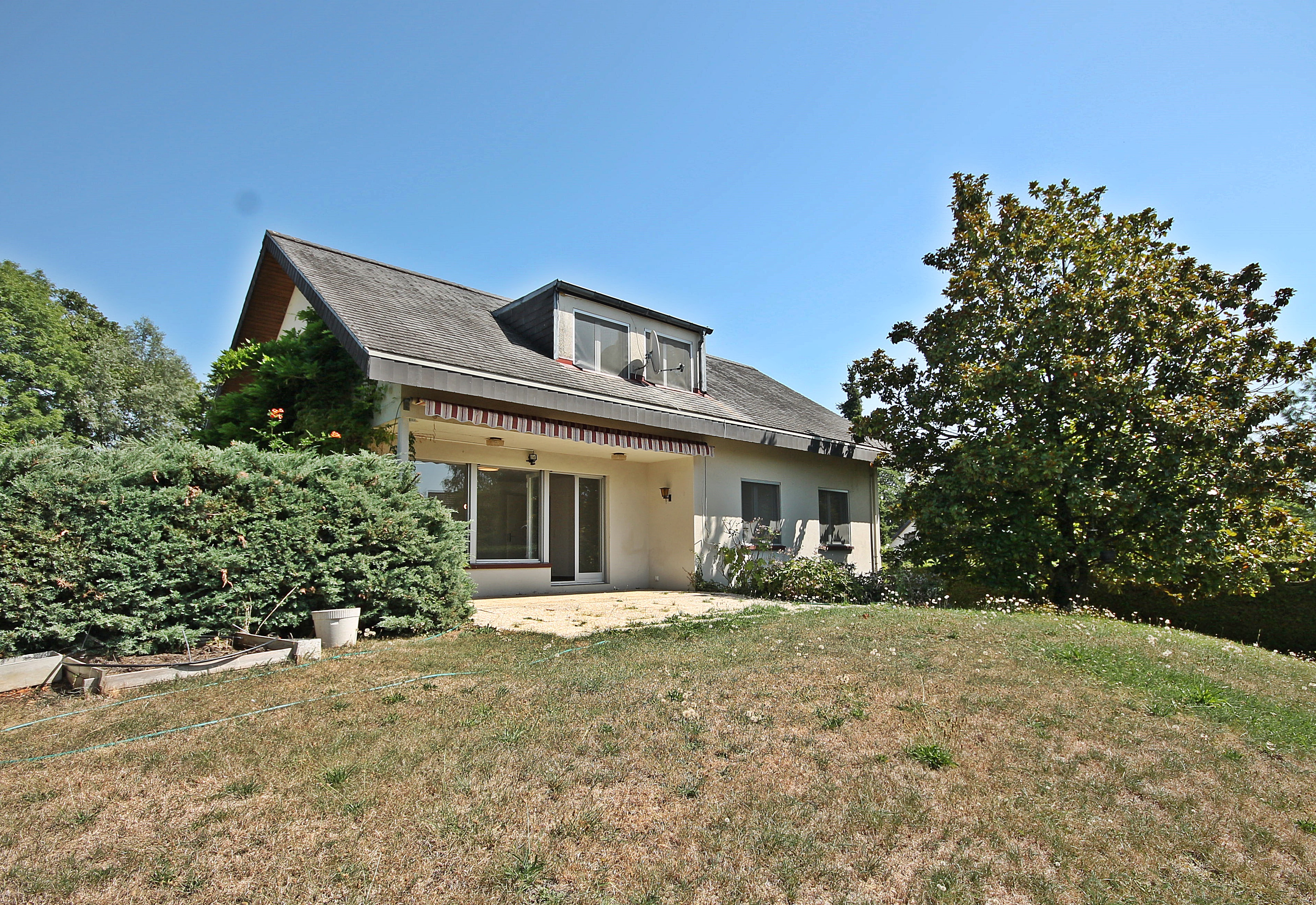 Magnifique villa 8,5p / 6 chambres + bureau / Jardin