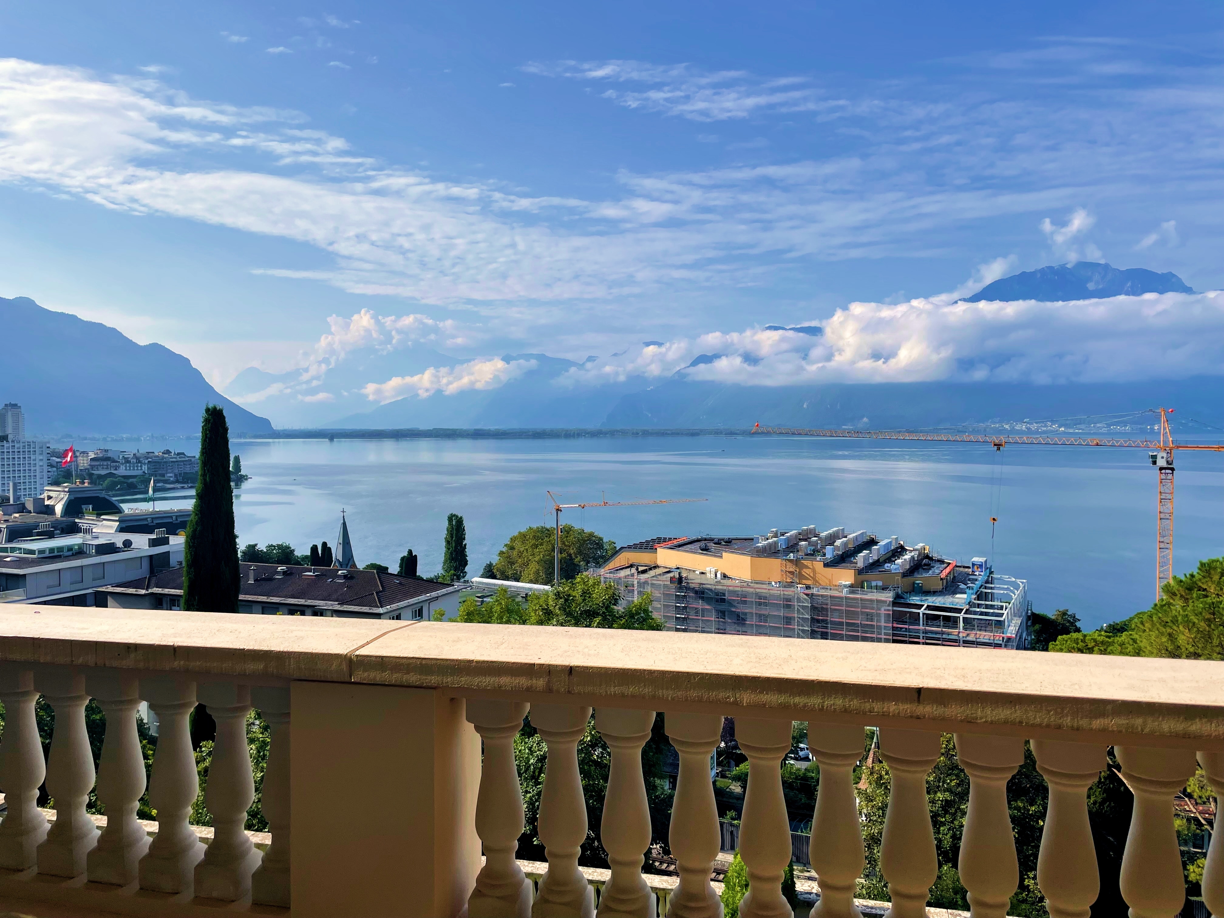 Splendide appartement de 3.5p avec vue lac, balcon et jardin et piscine commune à Montreux