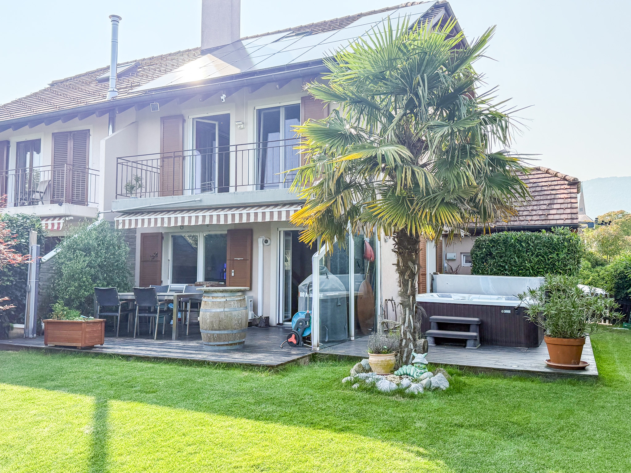 Magnifique maison à La  Côte / 5P / 3SDB / Jardin privatif avec palmier et jacuzzi